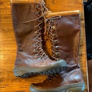 Keen brown tall zip boots, 8.5 or 39